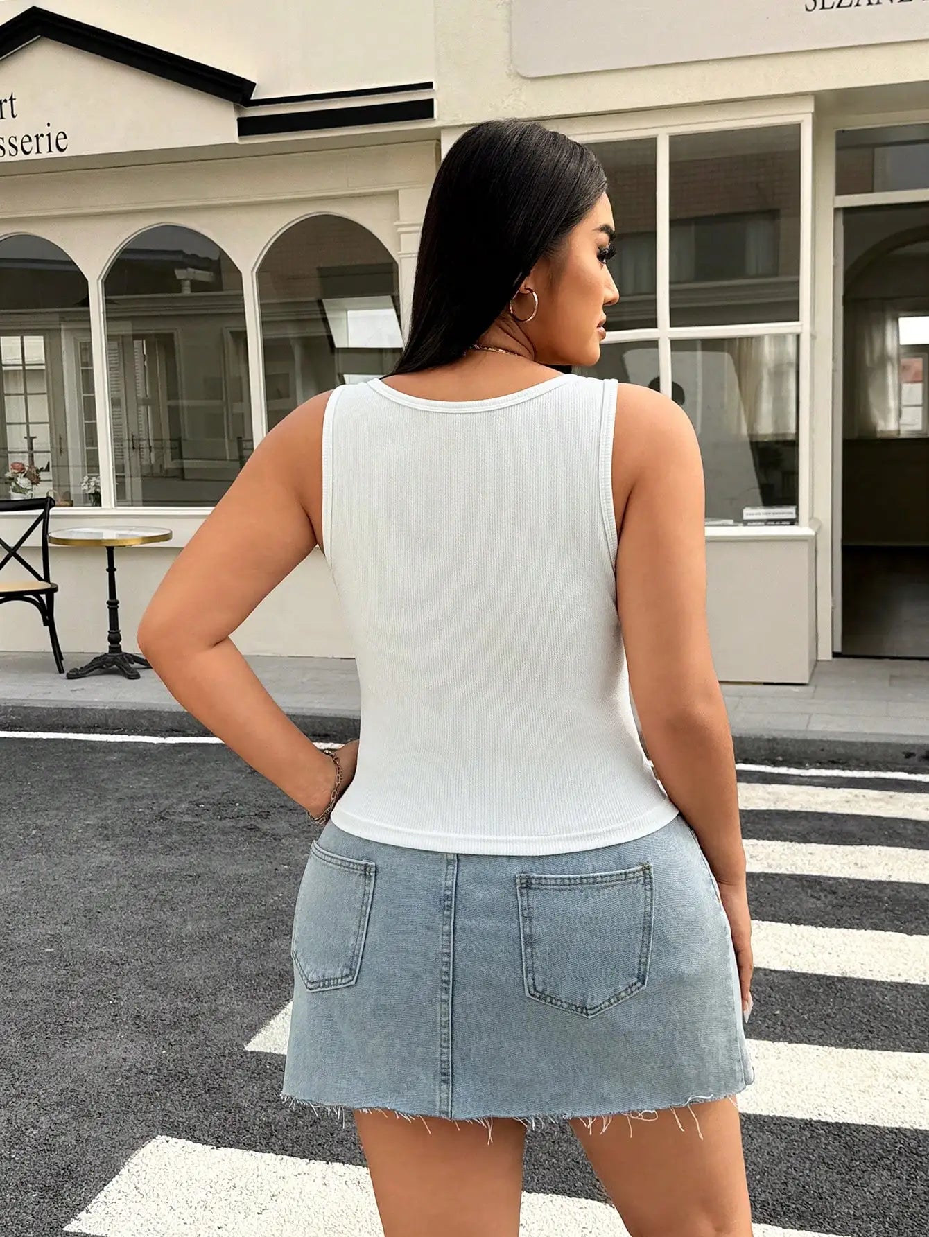 White Rhinestone Embellished Ribbed Crop Tank Top for Summer Casual Wear